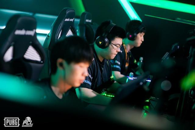 少关注他的 少关注他的